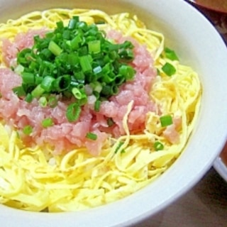 マグロの刺身で粗挽きネギトロ丼✿温かいご飯で♫